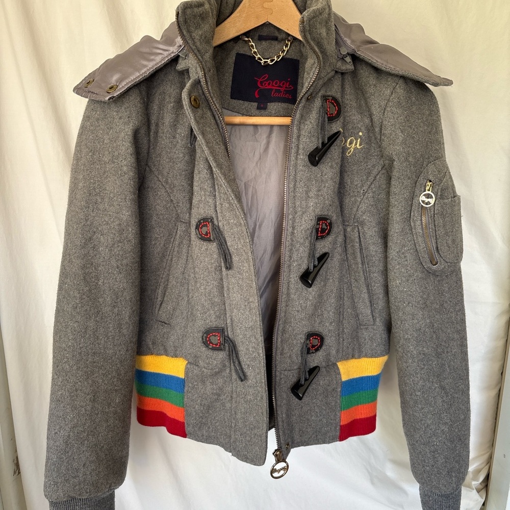 🧥 Coogi Women’s Wool Blend Toggle Coat – Gray Rainbow Stripe & Faux Fur Hood